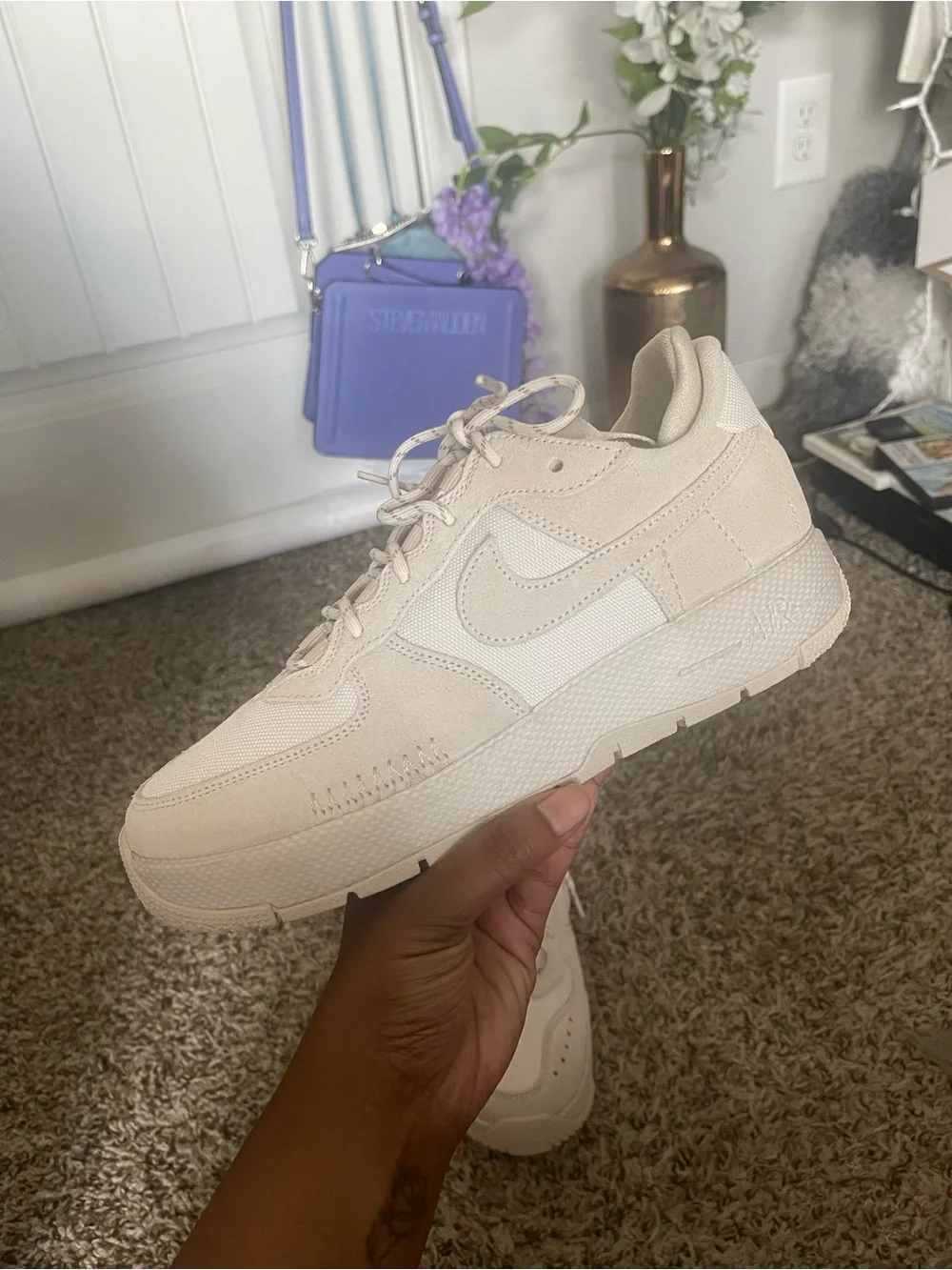 Nike Low-Top Sneakers in Cream/Beige